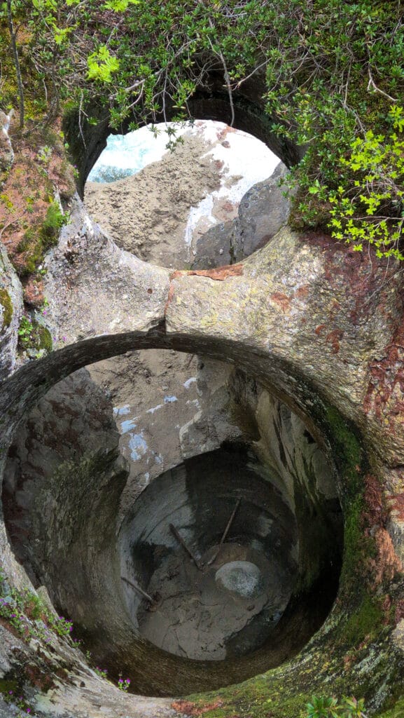 Marmitte dei Giganti nel Giardini dei Ghiacciai a Cavaglia