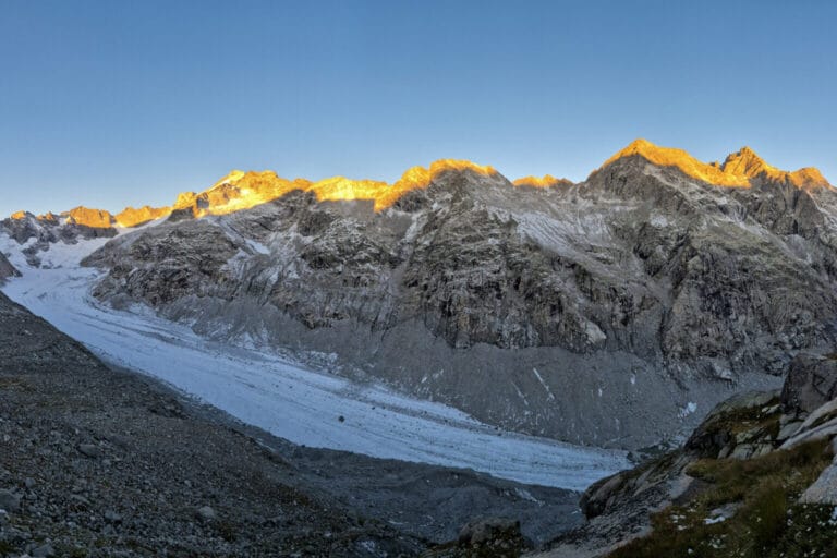 Il tempo sacro della montagna all’alba